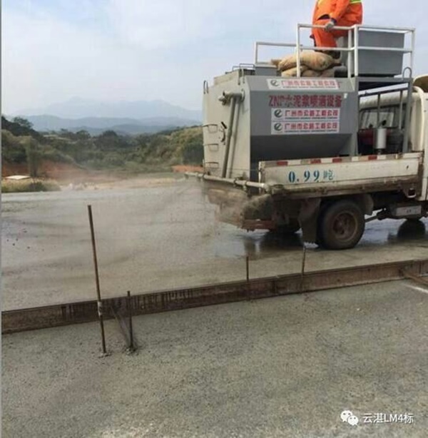 水泥浆喷洒机施工现场图